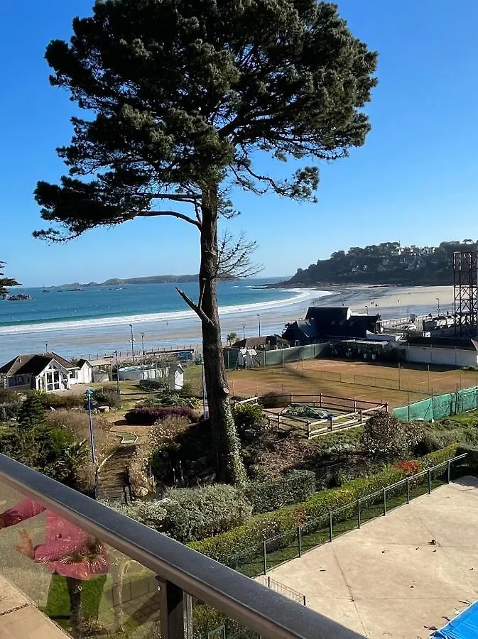 Apartment Appartement Vue Mer 50M De La Plage, Wifi Gratuit Perros-Guirec
