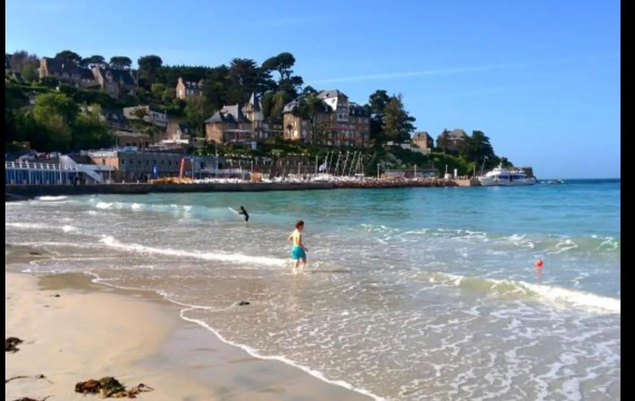Apartment Appartement Vue Mer 50M De La Plage, Wifi Gratuit Perros-Guirec France
