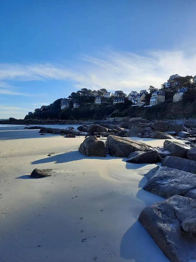 Appartement Vue Mer 50M De La Plage, Wifi Gratuit Perros-Guirec 0*,  France